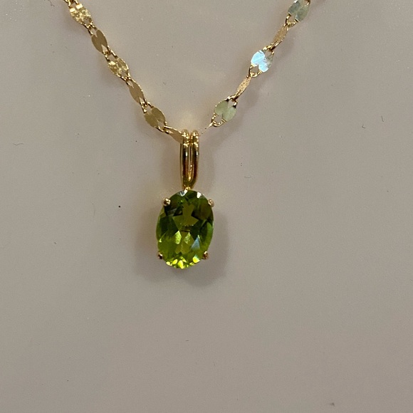 GENUINE  Natural PERIDOT SOLITAIRE Necklace 10K GOLD - Picture 4 of 5